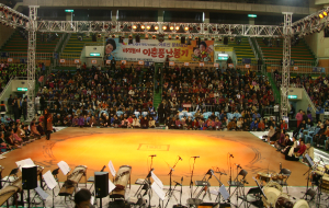 2010년 2월 저소득 어르신 문화 공연 개최 사진